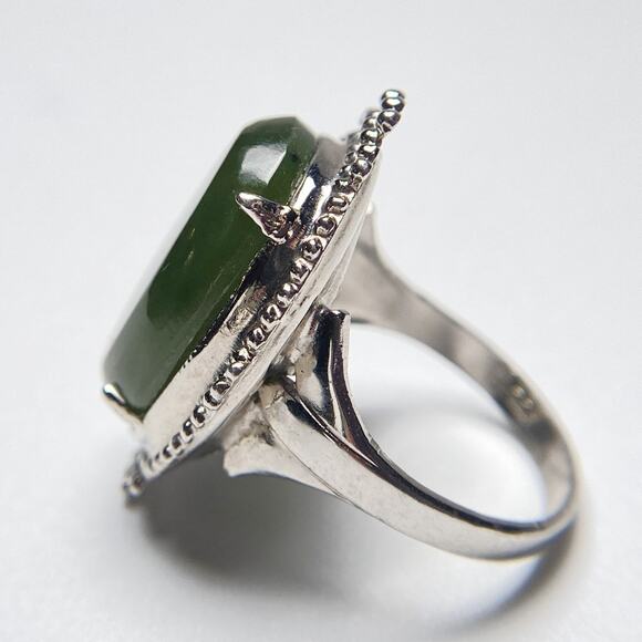 Vintage Sterling Silver Green Gemstone Cabochon Ring Size 6.75 - Picture 2 of 16